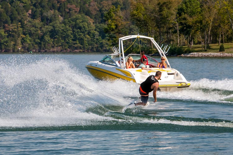 Choosing the Right Wakeboarding Gear 